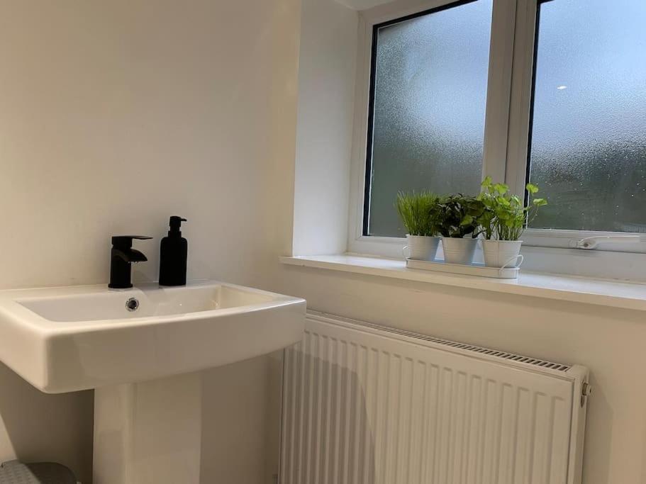 Modern 2 Bedroom Cottage Near Bike Park Wales. Merthyr Tydfil Exterior foto